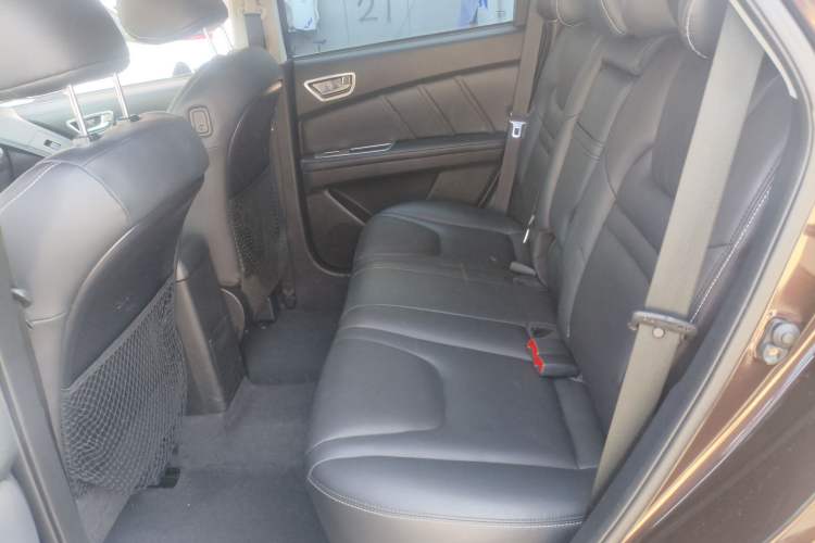 Used Luxgen U6 SUV 2014 2.0T ZhiZun Model Left Rear Seat