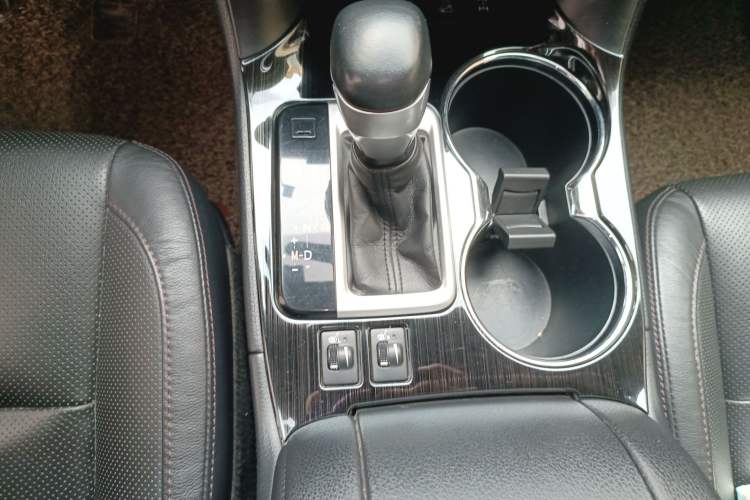 Used Toyota Highlander 2015 2.0T Four-Wheel Drive Luxury Edition 7-Seater Gear Lever