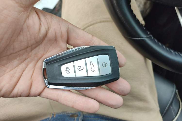 Used Geely Auto Emgrand 2019 Leading Edition 1.5L CVT Upward-Connected Model China VI Standard
