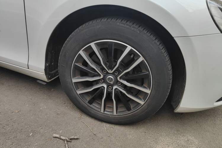 Used Volvo V40 2017 T3 Zhiyi Edition