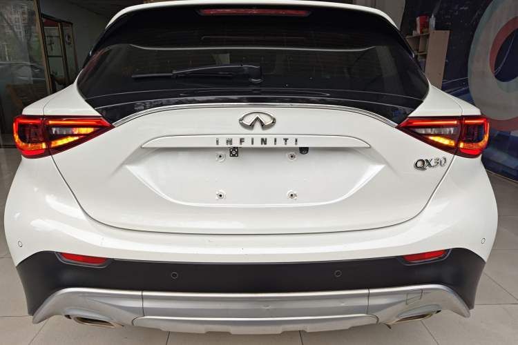 Used Infiniti QX30 2017 1.6T Two-Wheel Drive Fashion Edition Rear