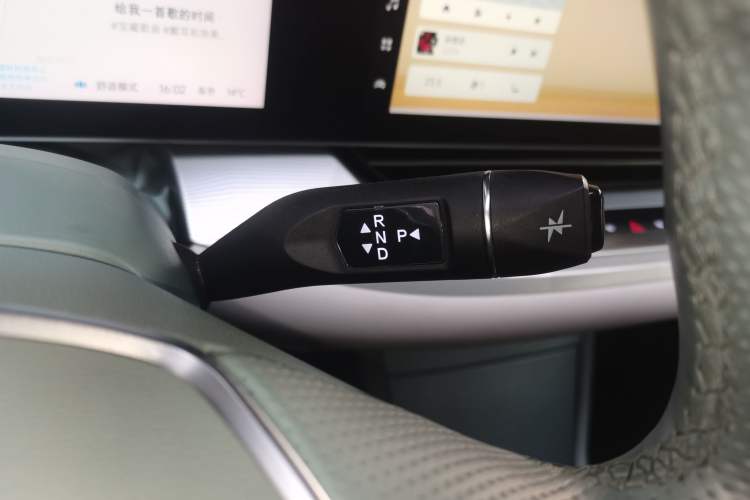 Used ARCFOX Alpha S 2023 735E+ Forest Edition 160kW Gear Lever