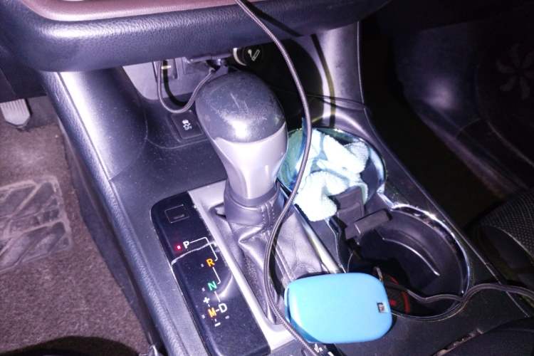 Used Toyota Highlander 2018 2.0T Four-Wheel Drive Luxury Edition 7 Seats China V Emission Standard Gear Lever