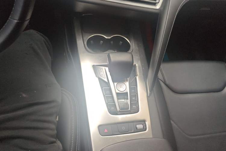 Used BYD Song Pro 2019 1.5T Automatic Luxury Model Gear Lever