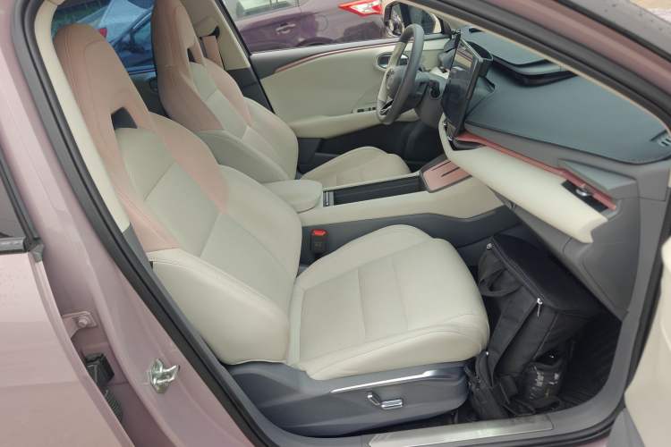 Used Lynk & Co 06 EM-P 2023 EM-P 126 Long-Range Pro