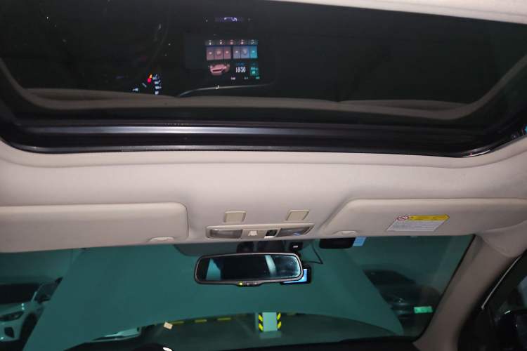 Used Mitsubishi Outlander 2020 2.4L 4x4 Zhi Xiang Edition 5 Seats Headliner