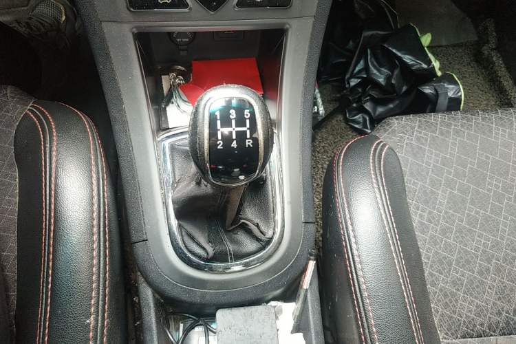 Used Cowin C3 2015 1.5L Manual Gold Diamond Edition
