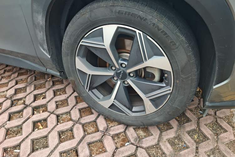 Used AION V 2020 70 Smart Technology Edition Right Front Wheel Hub