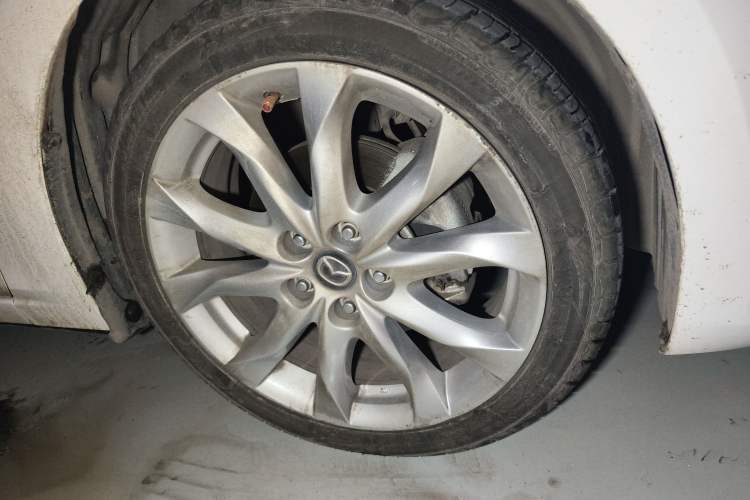 Used Mazda 3 Axela 2016 Sedan 2.0L Automatic Sport Model Right Front Wheel Hub