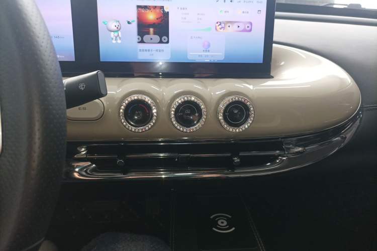 Used Wuling Bingo 2023 333 km Lingxi Connected Version Audio And AC Panel