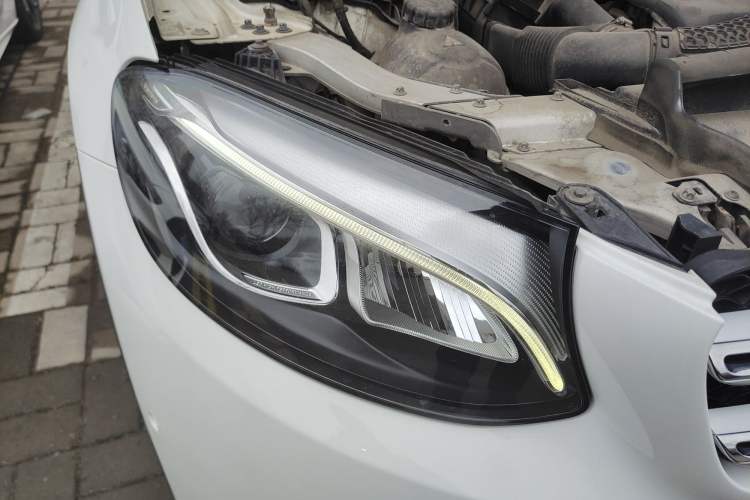 Used Mercedes-Benz GLC 2016 GLC 260 4MATIC Luxury Model