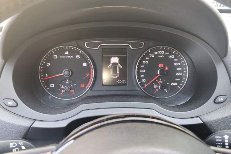 Used Audi Q3 2015 30 TFSI Comfort Model
