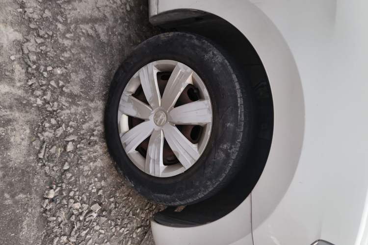 Used Volkswagen Jetta 2015 1.6L Automatic Fashion Model Exterior 7