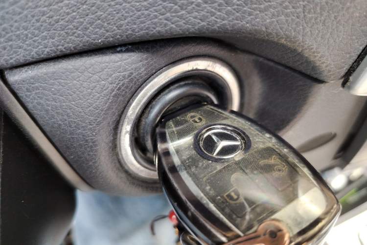 Used Mercedes-Benz C-Class 2011 C 200 Fashion Travel Edition Vehicle Key