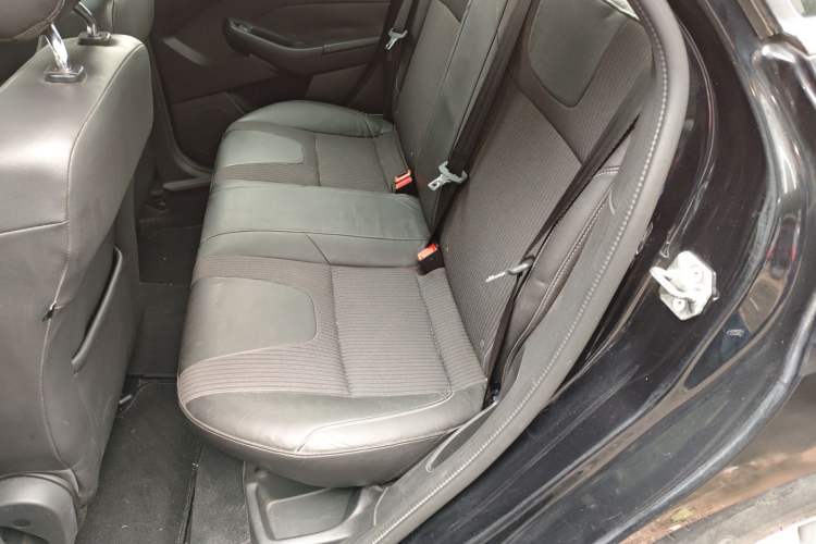 Used Ford Focus 2012 Sedan 1.6L Manual Fashion Edition
