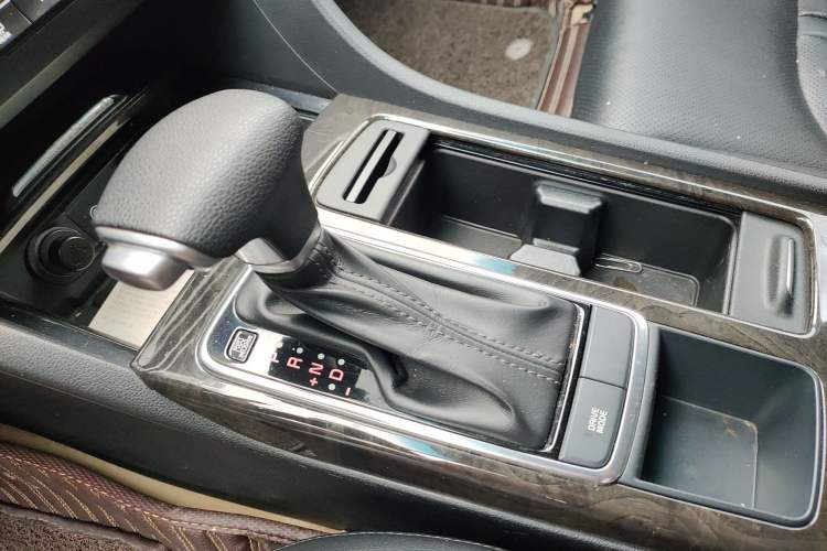 Used Kia K5 2016 2.0L Automatic GLS