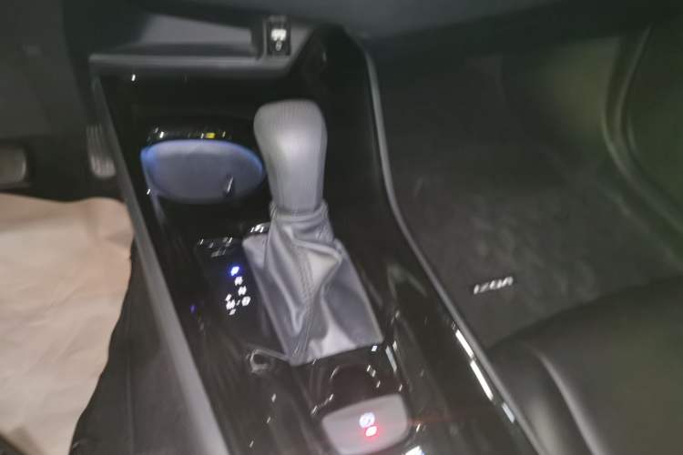 Used Toyota IZOA 2020 2.0L Enjoy Edition
