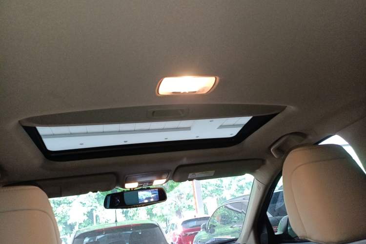 Used Honda CR-V 2015 2.4L four-wheel drive luxury version