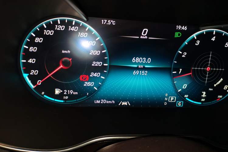 Used Mercedes-Benz GLC 2021 GLC 300 L 4MATIC Dynamic Model Odometer Close Up