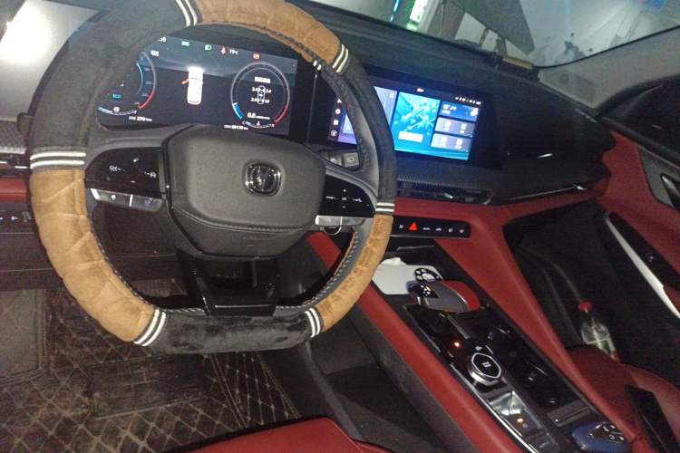 Used CHANGAN CS75 PLUS 2022 1.5T Automatic Prestige Model Center Console