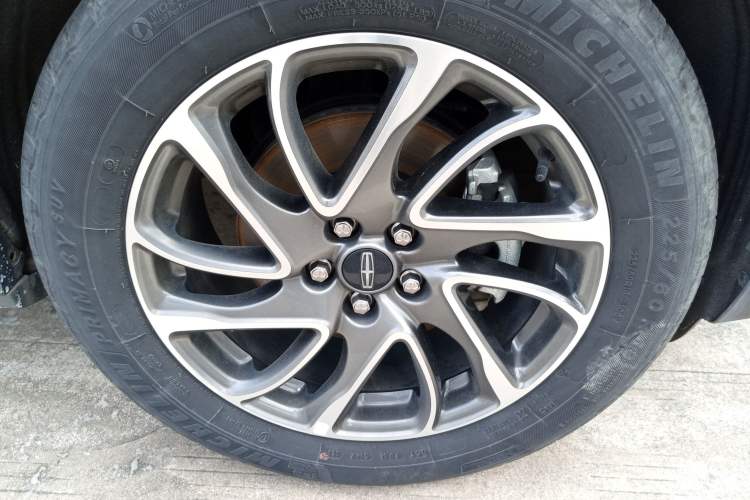 Used Lincoln Corsair 2021 2.0T Two-Wheel-Drive Luxury Edition