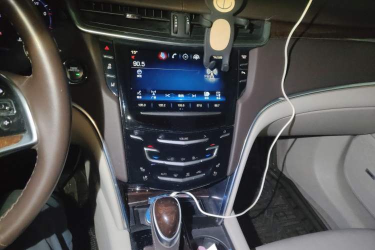 Used Cadillac XTS 2013 28T Luxury Model Audio And AC Panel