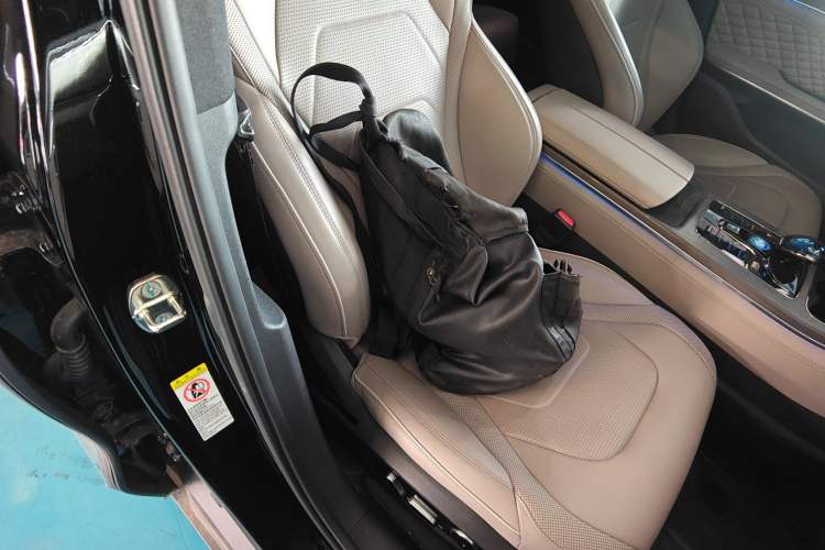 Used BYD Han 2024 EV Glory Edition 610 km All-Wheel Drive "Tian Shen Zhi Jia" Intelligent Driving Model
