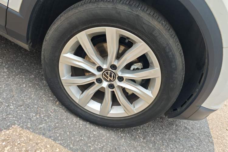 Used Volkswagen T-ROC 2022 280TSI DSG Two-Wheel Drive Elite PLUS Right Front Wheel Hub