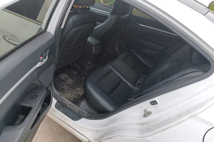 Used Hyundai Elantra (6th Generation / Lingdong) 2016 1.6L Automatic ZhiXuan – Elite Version Left Rear Seat