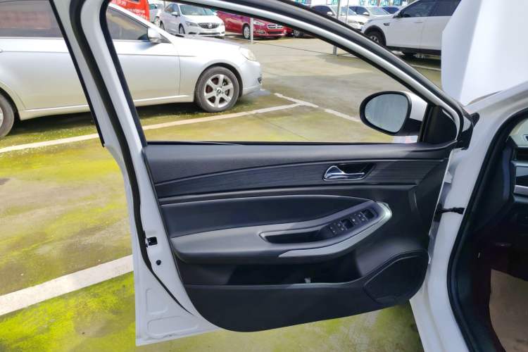 Used Chery Arrizo 5 2024 Edition People's Benefit Version 1.5L CVT Fashion Model