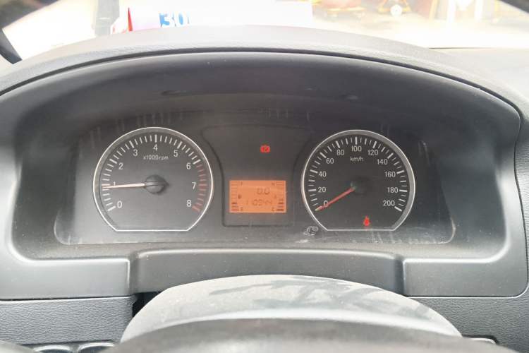 Used FORTHING Lingzhi 2013 V3 1.5L 7-Seater Luxury Model
