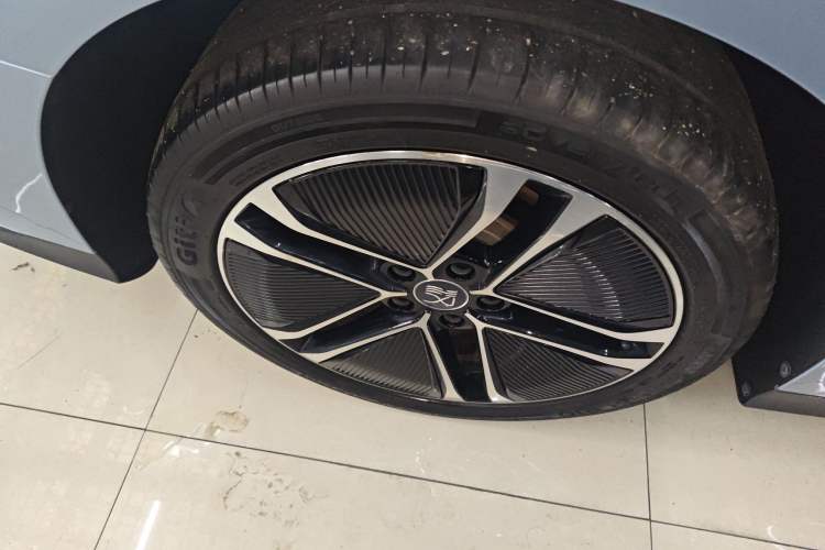 Used BYD Han 2023 EV Champion Edition 605KM Front-Drive Premium Model Right Rear Wheel Hub