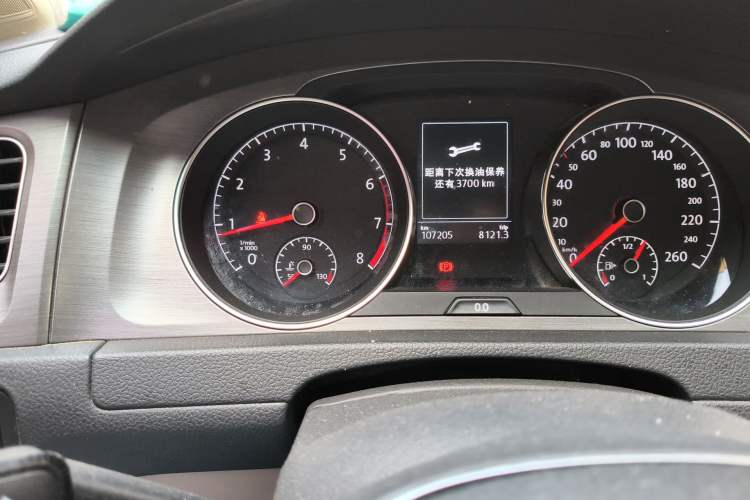 Used Volkswagen Golf 2016 230TSI Manual Comfort Version Odometer Close Up