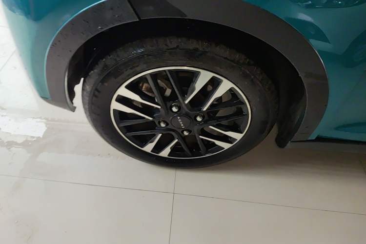 Used Chery QQ Little Ant 2021 200 000-Yuan Ant Fan Edition Talent Version NMC Battery 301 km Exterior 4