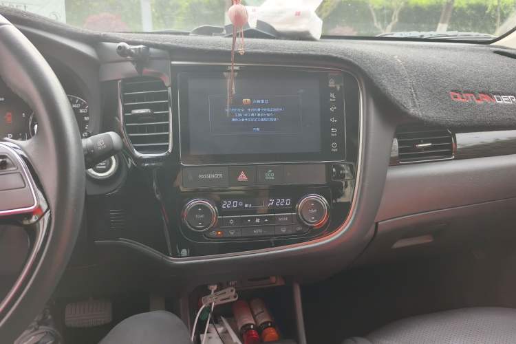 Used Mitsubishi Outlander 2016 2.4L 4x4 Luxury Edition 7-Seater
