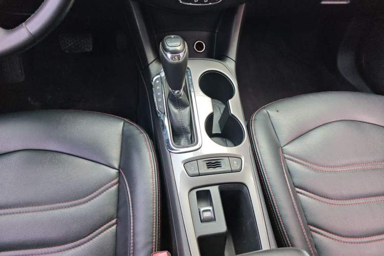 Used Chevrolet Cruze 2018 320 Automatic Pioneer Sunroof Edition Gear Lever