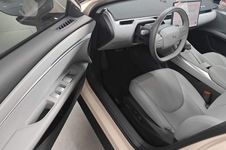 Used XPeng MONA M03 2025 600 with Ultra-Long Range Max Driver Seat