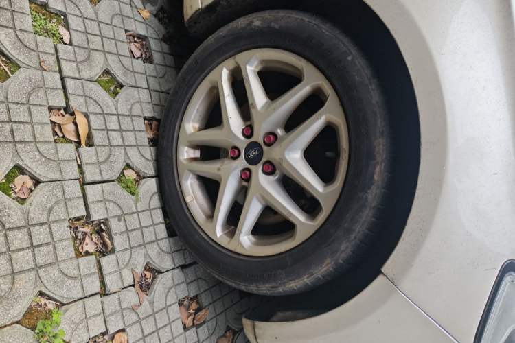 Used Ford Mondeo 2013 1.5L GTDi180 Fashion Edition Right Front Wheel Hub