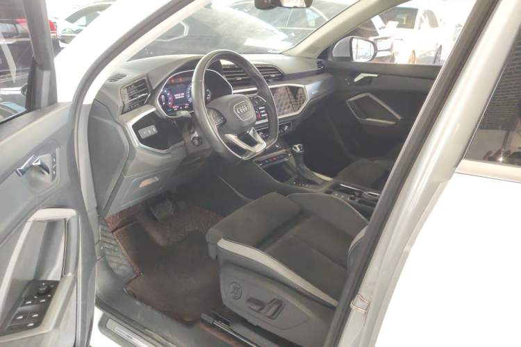 Used Audi Q3 2021 35 TFSI Fashion Dynamic Model
