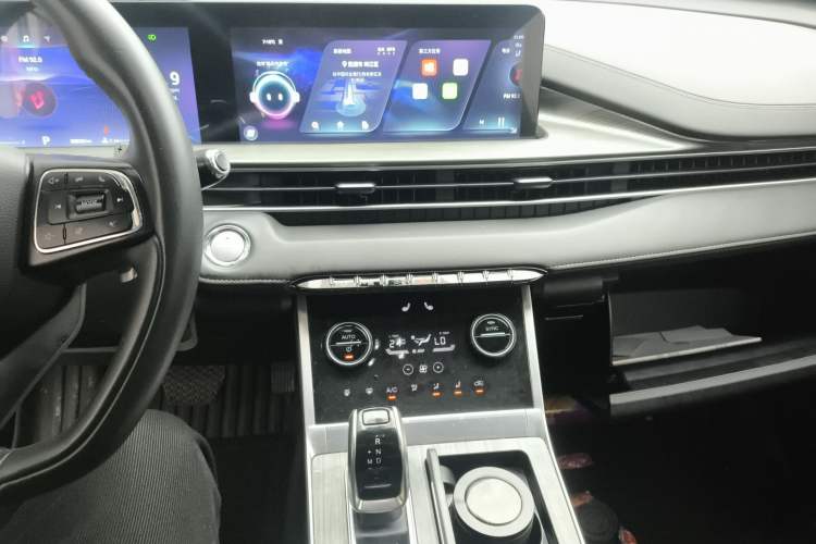 Used Chery Tiggo 8 2023 Kunpeng Edition 290TGDI Automatic Excellence Model Audio And AC Panel