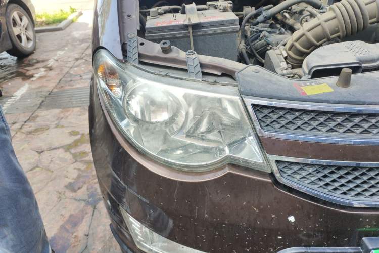 Used Wuling Hongguang 2014 1.5L S Standard Version Right Front Headlight