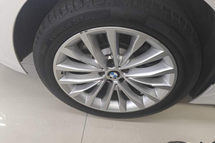 Used BMW 5 Series 2022 Second Facelift 525Li Luxury Package
