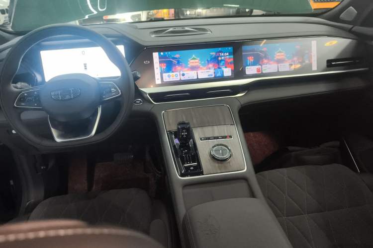 Used Geely Auto Monjaro L 2025 Dongfang Yao 2.0TD Automatic All-Wheel-Drive Wangyue Edition Center Console