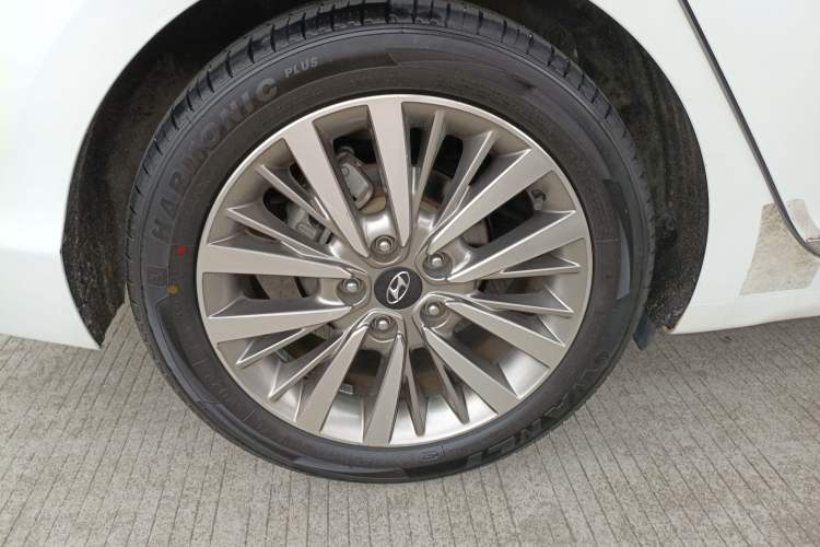 Used Hyundai Mistra 2017 1.8L Automatic Smart GLS China V Standard Right Rear Wheel Hub