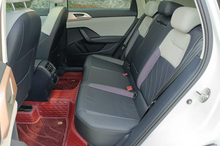 Used Volkswagen Tharu 2024 300TSI Two-Wheel-Drive Full Moon Edition Left Rear Seat