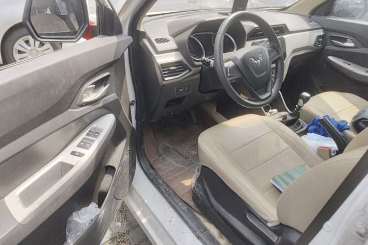 Used Wuling Hongguang 2019 1.5L S Comfort Edition China VI LAR Driver Seat