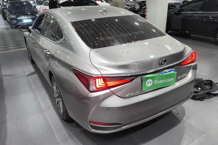 Used Lexus ES 2022 200 Excellence Edition Rear Left 45 Deg