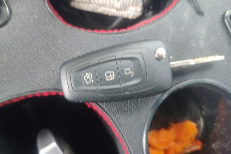 Used Ford Focus 2012 Hatchback 1.6L Manual Fashion Edition
