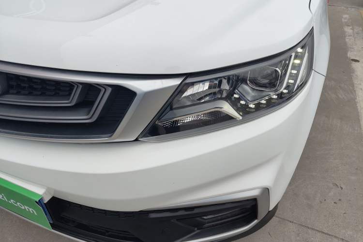 Used Geely Auto Vision X6 2019 1.4T Manual 4G Connect Luxury Model China VI Standard
