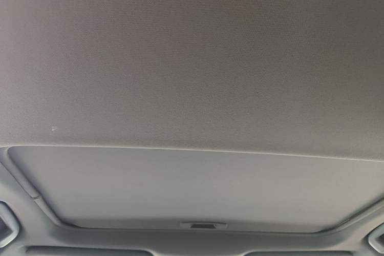 Used Toyota Avalon 2019 2.0L XLE Premium Edition China VI Headliner